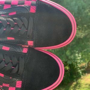 Checker board vans never worn